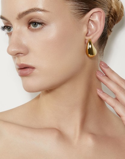 17-anna-titova-main-book